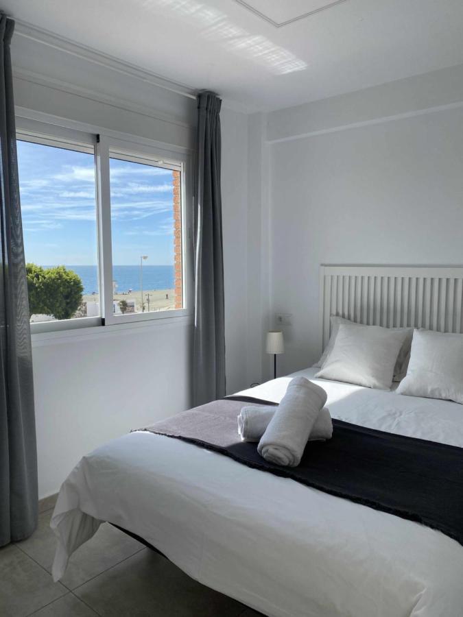 Apartamento 2 Habitaciones Frontal Al Mar 3 Torre Del Mar Dış mekan fotoğraf