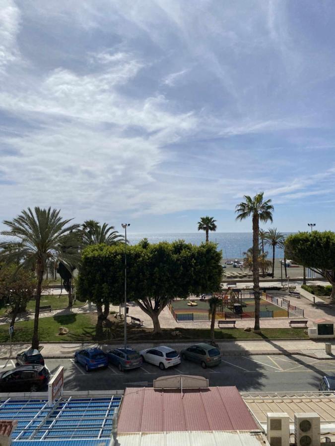 Apartamento 2 Habitaciones Frontal Al Mar 3 Torre Del Mar Dış mekan fotoğraf